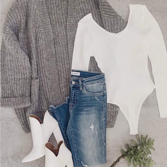 Basic Ribbed Knit Bodysuit - Picture 2 of 4